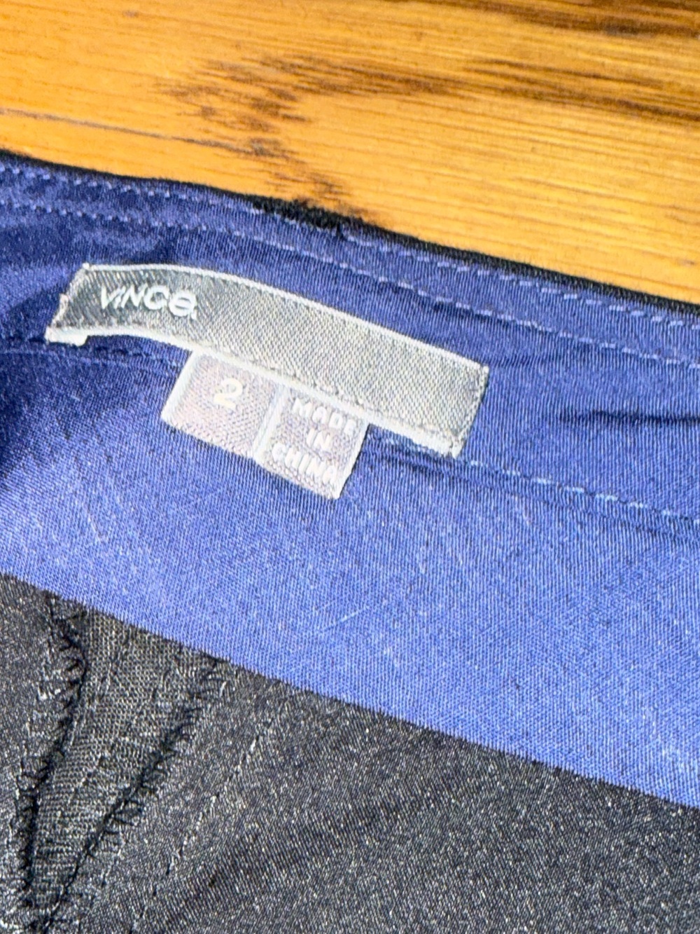 Vince. Linen/Cotton/Stretch Blend Straight Leg Trouser. Black. Size 2. - Picture 4 of 11